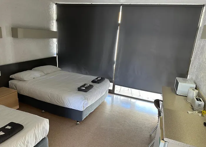 Overlander Hotel